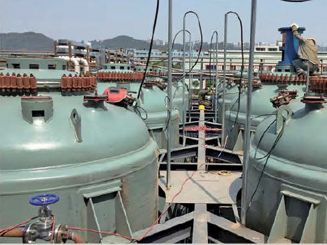 反應(yīng)釜安裝現(xiàn)場(chǎng)